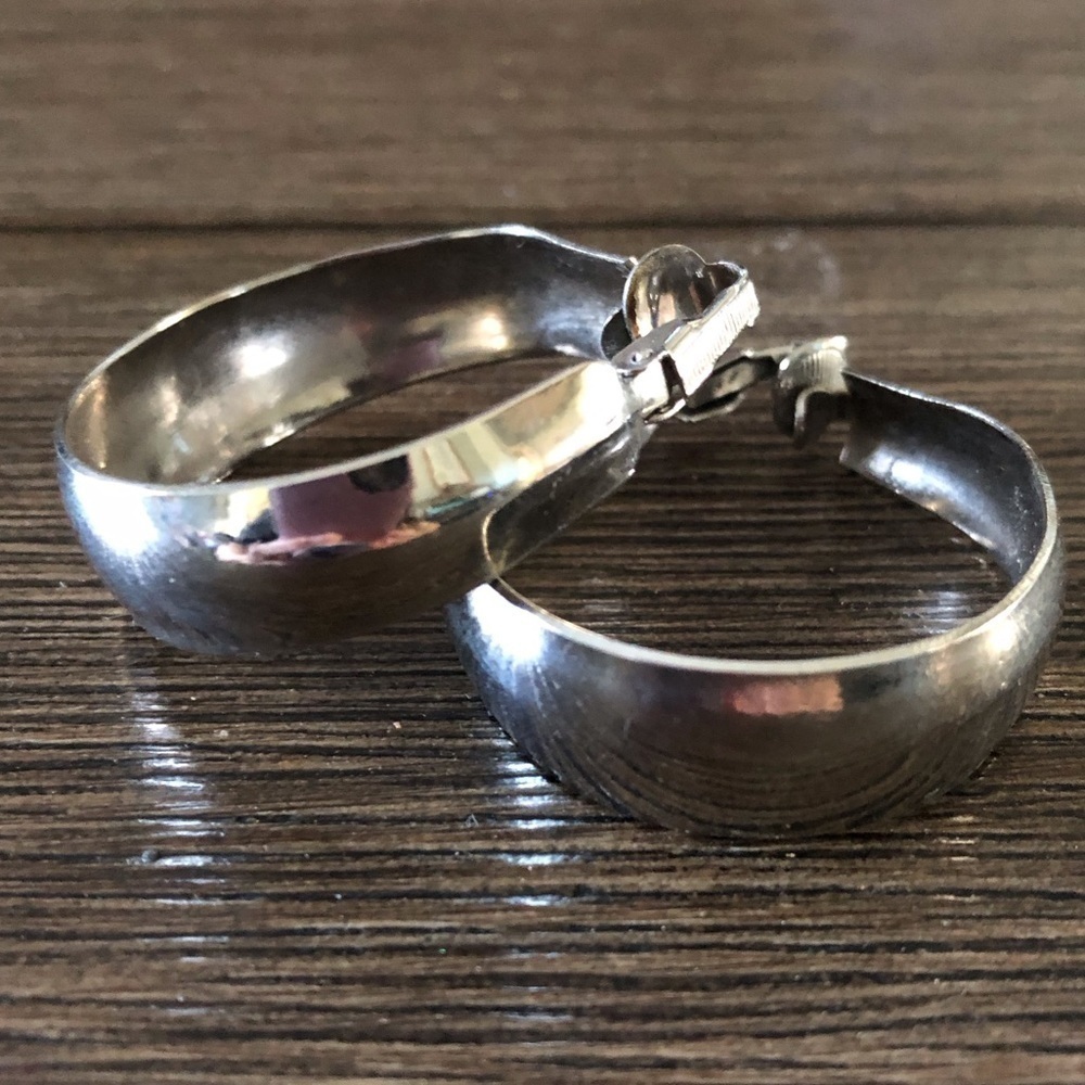 Vintage Mid-Century silver metal hoop clip-on earrings